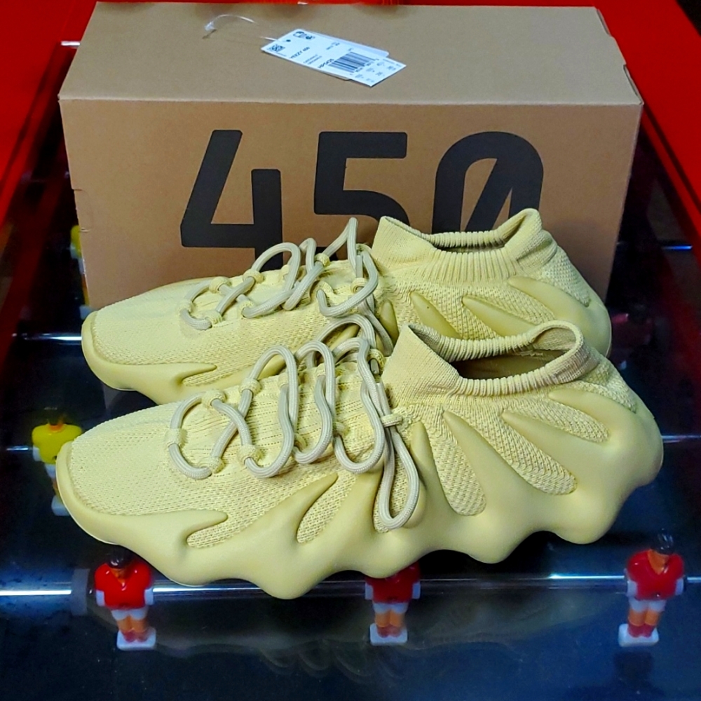 Yeezy 450 - Picture 4 of 11